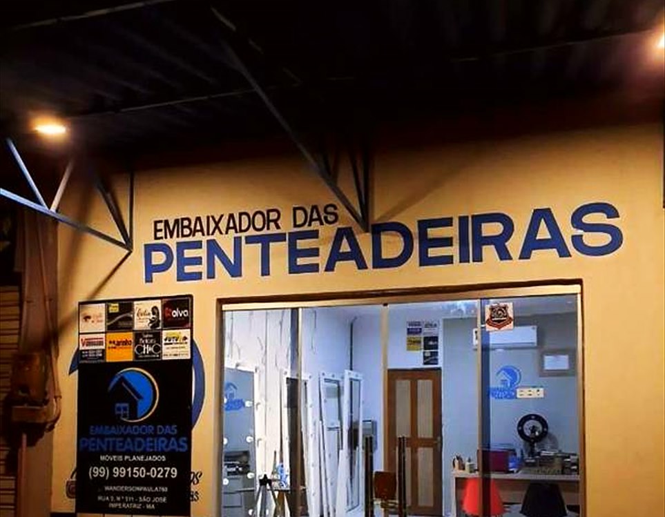 Fachada da loja Embaixador das Penteadeiras em Imperatriz-MA